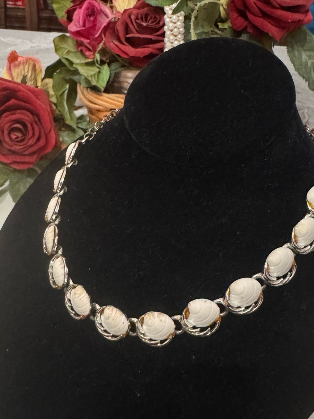 White Shell Necklace, Silver-tone Chain
Vintage - Picture 1 of 6